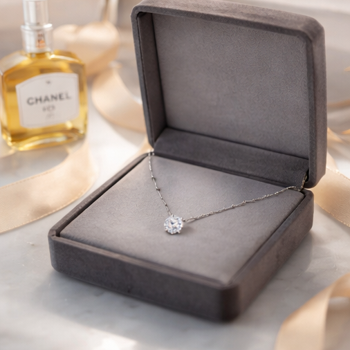 Collier zirconium