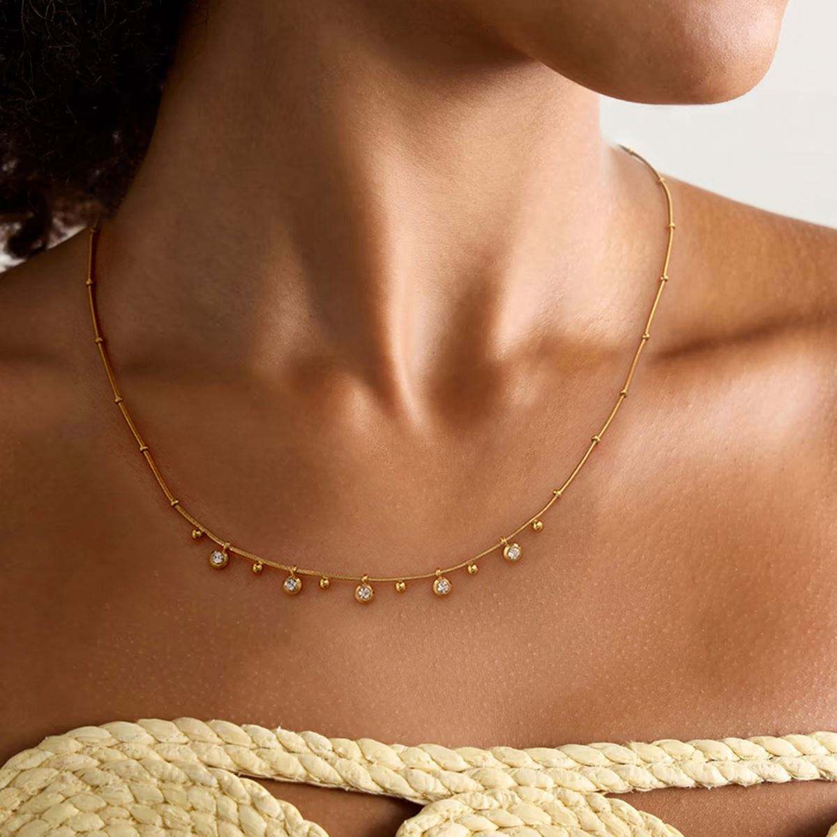 Collier perles et strass