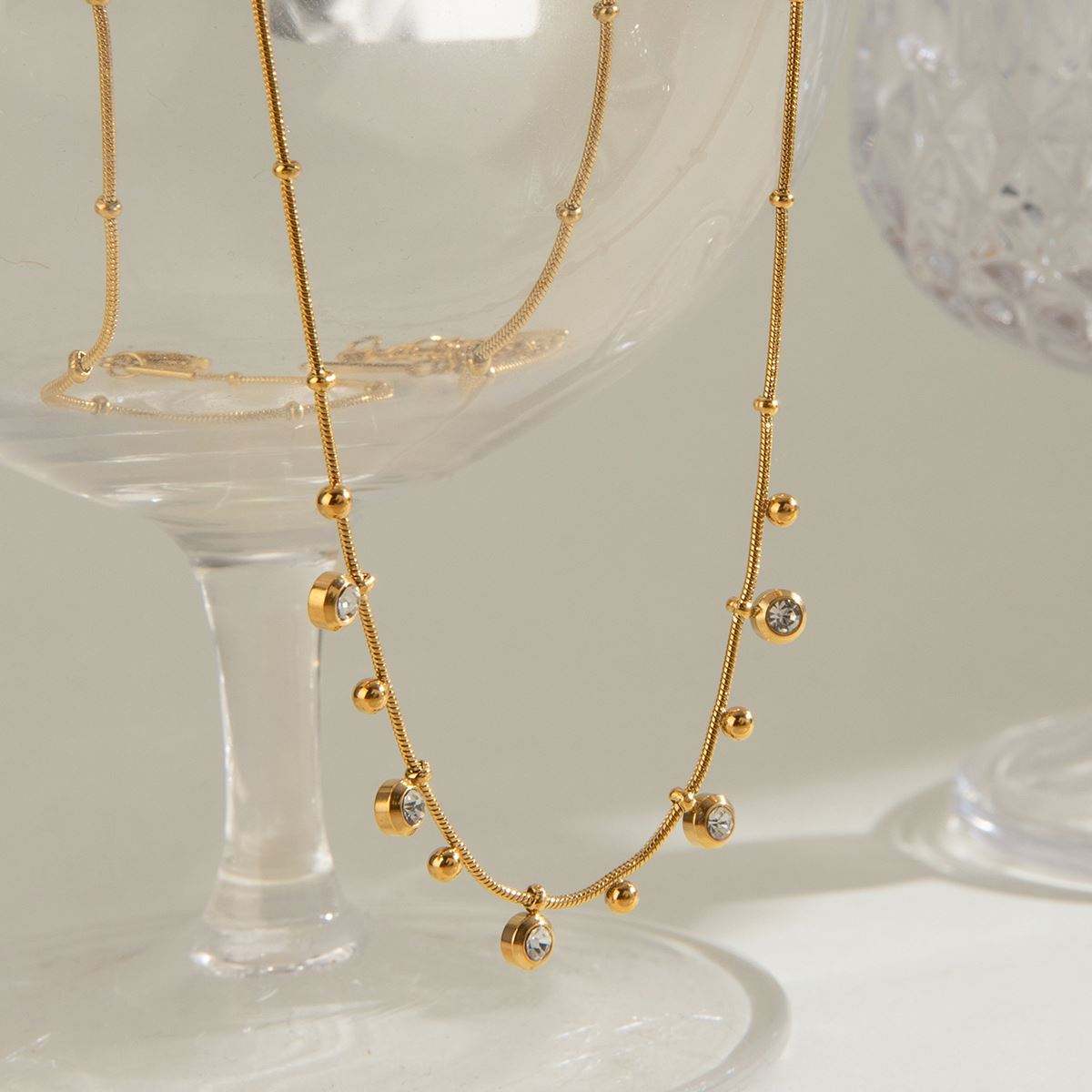 Collier perles et strass