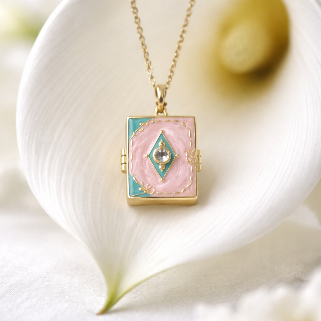 Collier livre ouvrable
