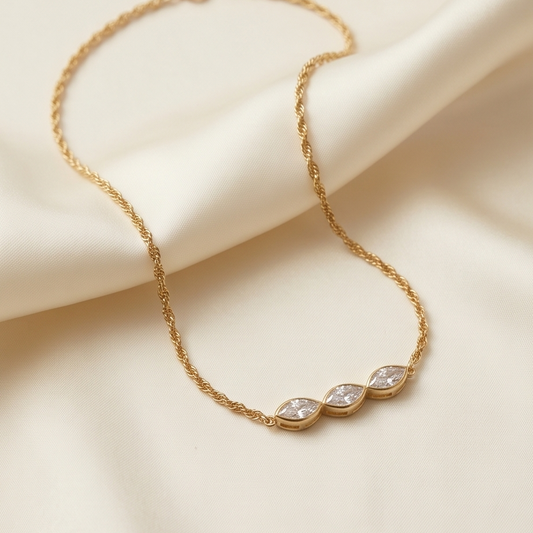 Collier chaine tournante 3 zirconiums