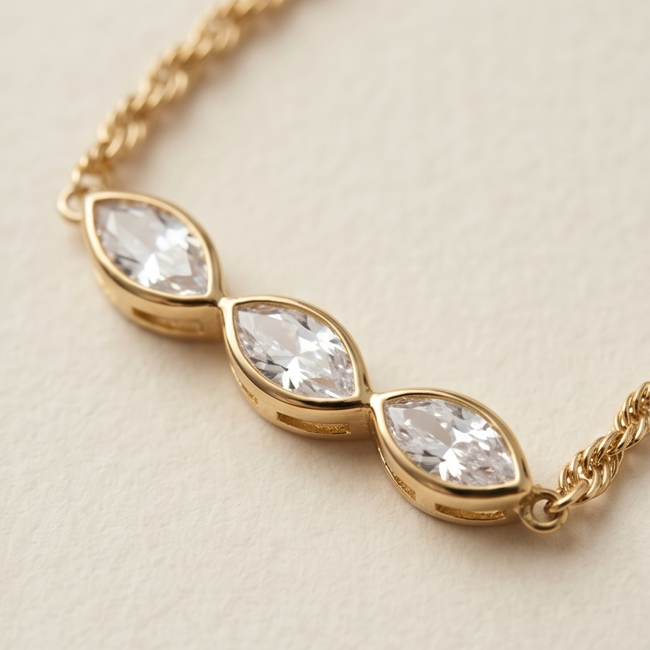 Collier chaine tournante 3 zirconiums